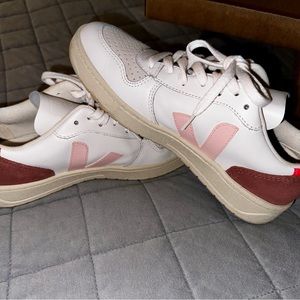 New in box 
Veja v-10 sneakers